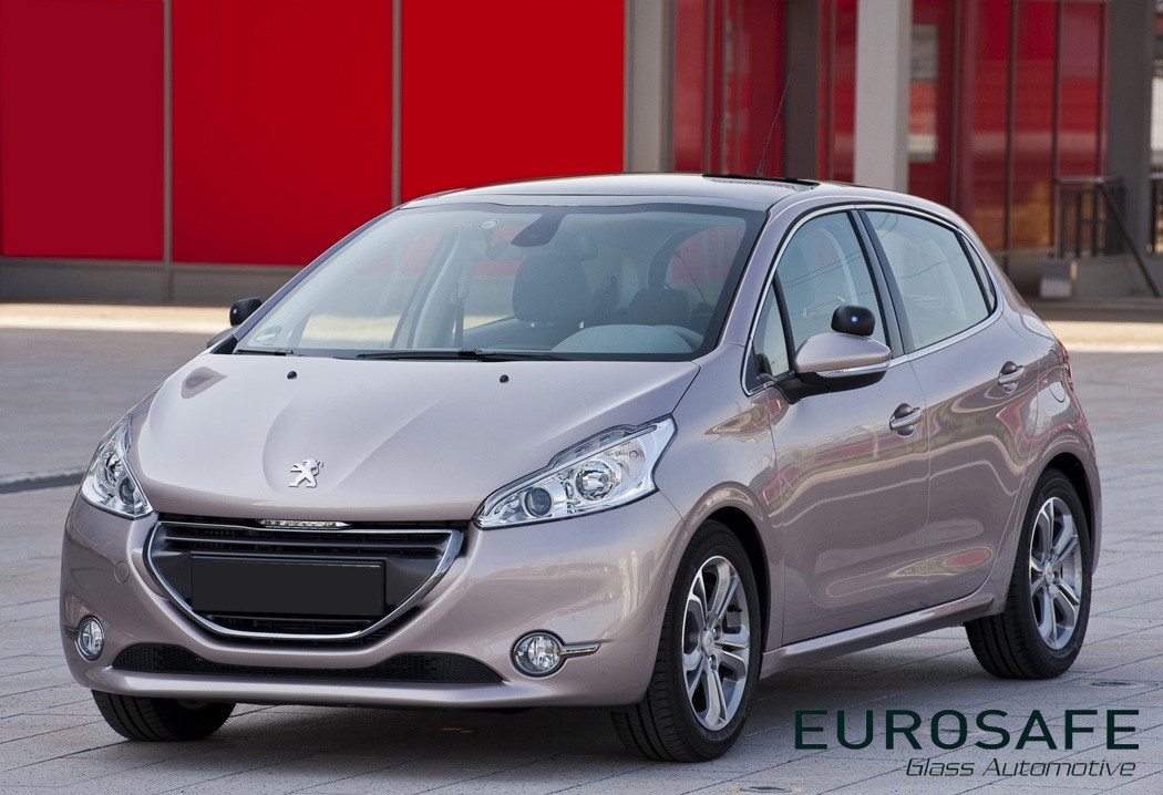Vidrio Puerta Trasera Peugeot 208 5P 2Perf 2012 Verde