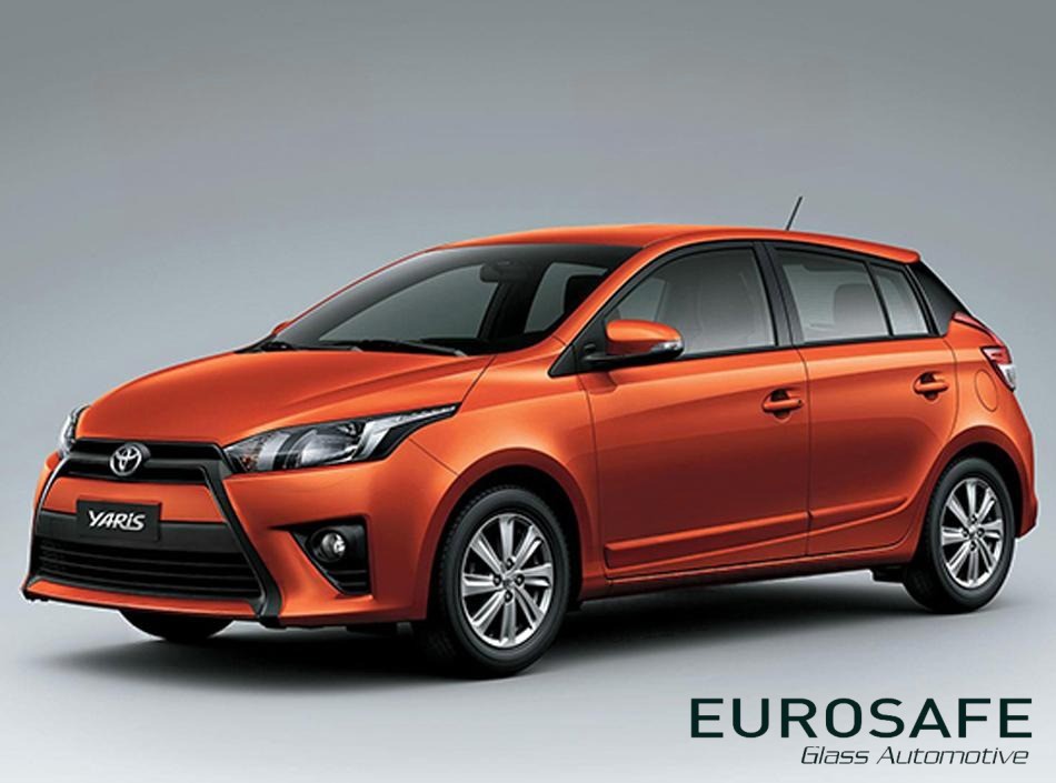 Vidrio Puerta Delantera Toyota Yaris / 4P 2013 Verde