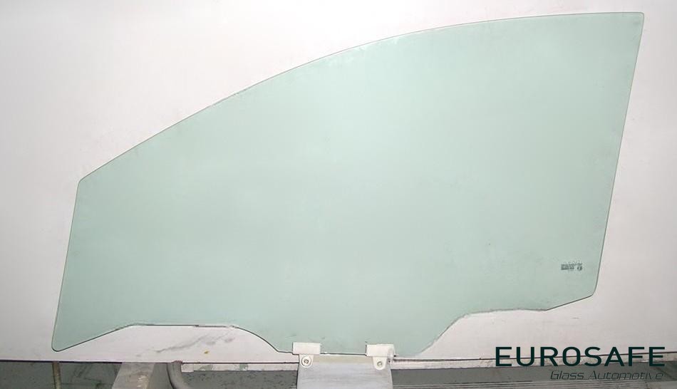 Vidrio Puerta Delantera Nissan Tiida / 4P 2006 Verde
