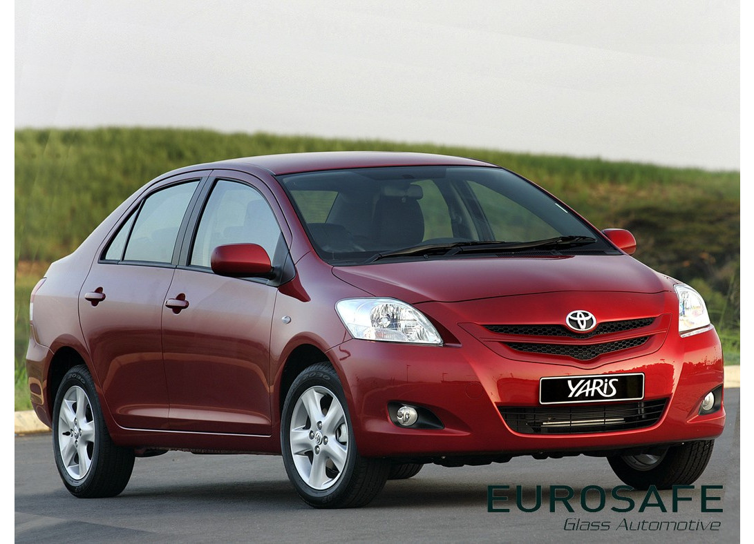 Vidrio Puerta Trasera Toyota Yaris 4P 2006 Verde