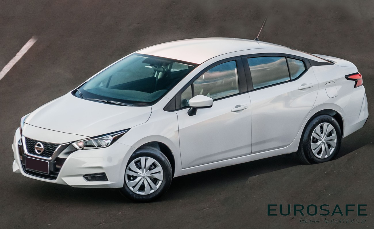 Vidrio Puerta Delantera Nissan Versa 4P 2020 Verde