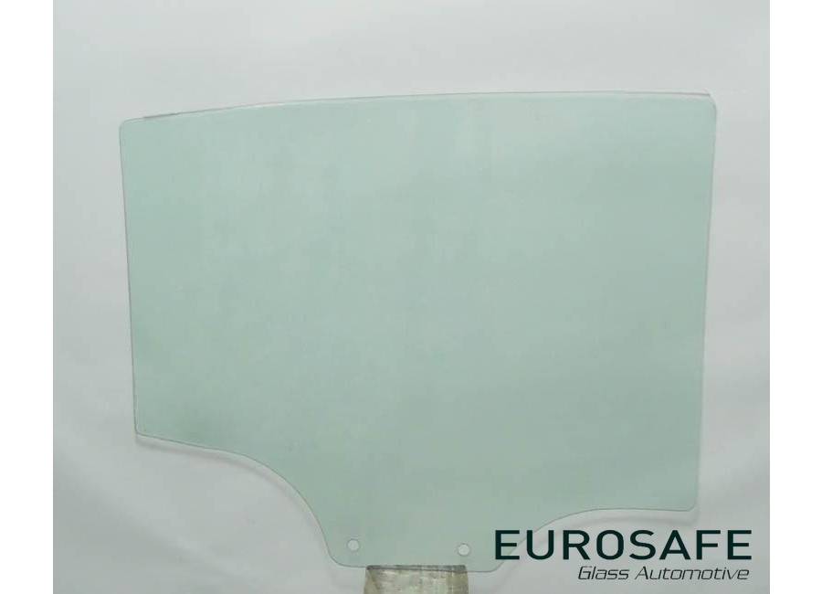 Vidrio Puerta Trasera Mahindra Kuv100 5P 2Perf 2016 Verde